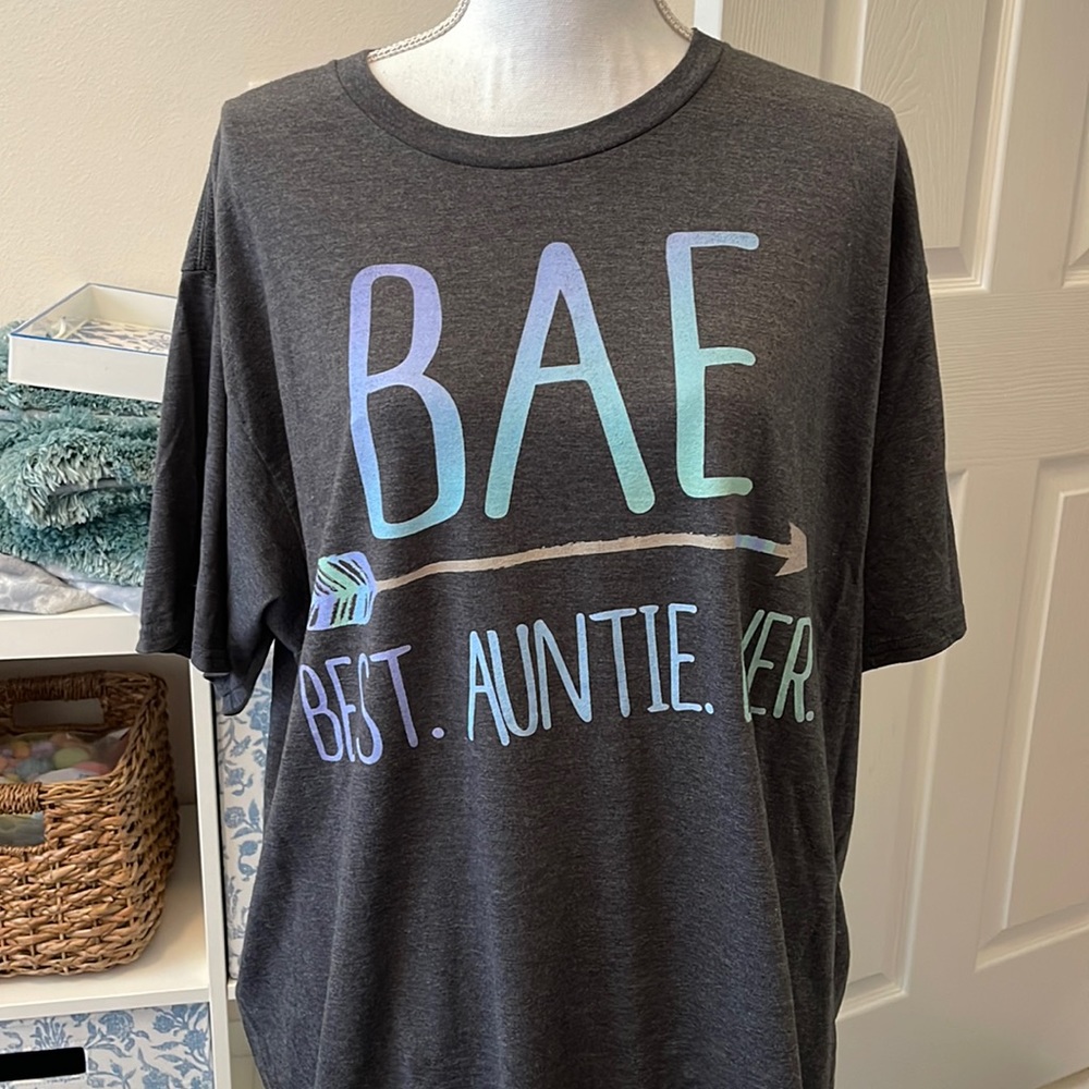 Best Auntie Ever Graphic T-shirt